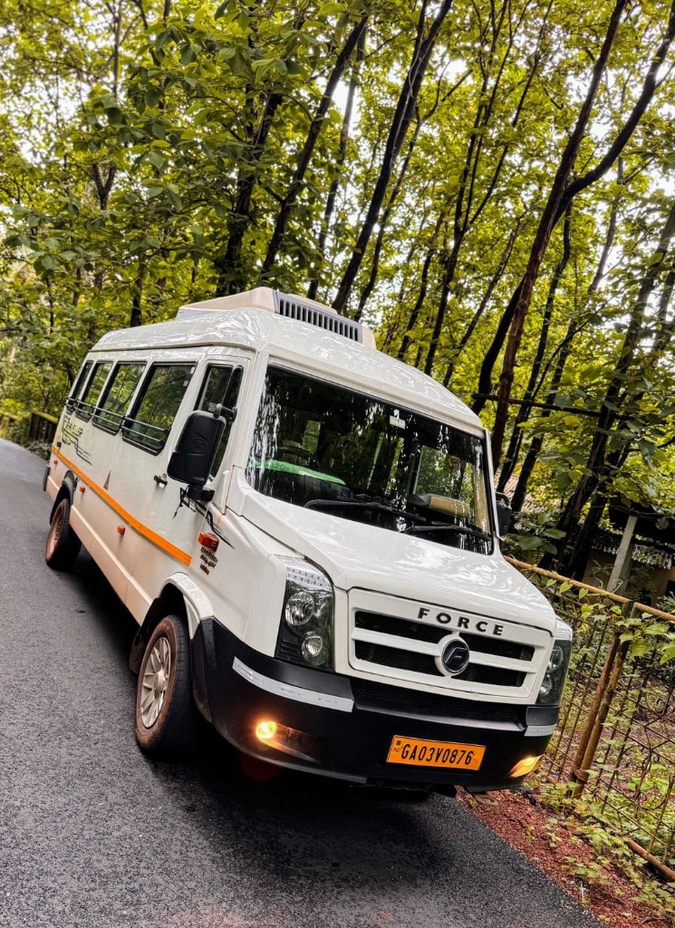 Tempo Traveller (20 Seater)